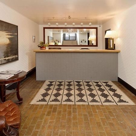 Independence Square 213, Spacious Hotel Room With 2 Queen Beds, Wet Bar, And Sitting Area 아스펜 외부 사진
